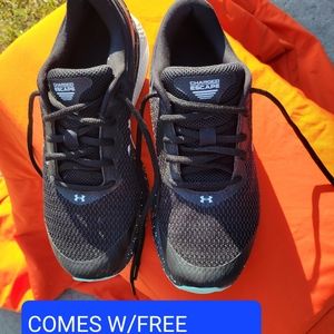 Black Under Armour W9